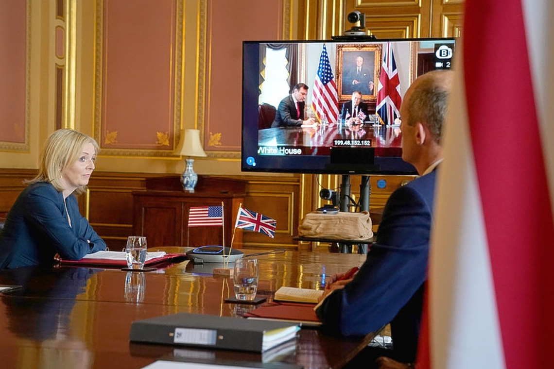 US, UK launch trade talks, pledge quick work